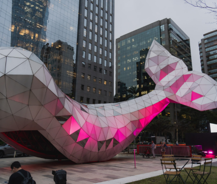 Luxo_e_moda_bride_Um_desfile_de_vestidos_de_noivas_na_Faria_Lima_em_Sao_Paulo_foto-Leao_Produtora-1080x675